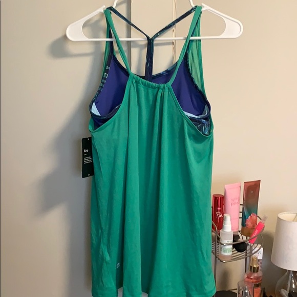 Workout Tank & built in Sports Bra - Picture 2 of 2